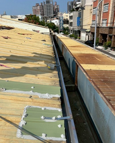 彰化鐵皮屋修繕, 彰化鐵皮屋防漏處理, 彰化鐵皮屋防水, 彰化屋頂防水, 彰化防水師傅, 彰化防水公司, 彰化地坪施作工程, 
                    彰化鐵皮屋補縫防水, 彰化鐵皮屋漏水, 彰化鐵皮屋縫隙填補, 彰化屋頂補矽力康, 彰化外牆防水, 彰化更換鐵皮屋頂, 彰化防水工程, 彰化房屋翻修整建, 彰化中古屋翻修, 彰化房屋修繕, 
                    彰化居家修繕, 彰化外牆防水, 彰化房屋漏水