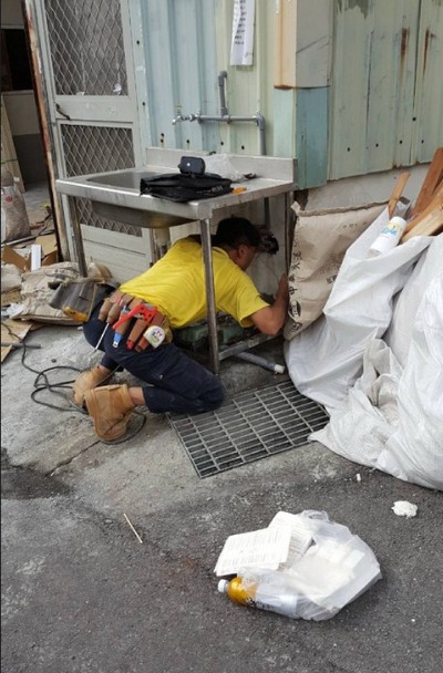 台中市室內配線, 台中市室內配管, 台中市水電師傅, 台中市水電工, 台中市舊屋翻新, 台中市舊屋重新配管, 台中市水管埋設, 台中市換馬桶, 台中市換水龍頭, 台中市舊屋翻新, 台中市房子結構補強