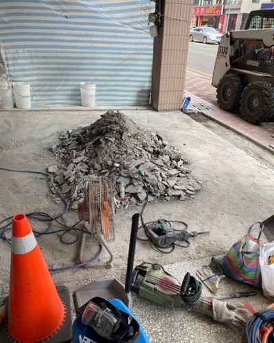 苗栗騎樓地面打除, 苗栗抿石子, 苗栗泥作土水工程承包, 苗栗騎樓地板翻修, 苗栗騎樓地坪施工, 苗栗貼磁磚, 苗栗騎樓磁磚工程