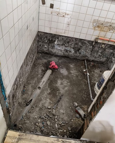 台中浴室地板漏水整修, 台中浴室門片更換, 台中換浴室門, 台中浴室乾濕分離, 台中浴室翻修翻新, 台中浴缸拆除貼磁磚, 台中浴室塑鋼門更換, 台中水槽磁磚修補, 台中浴室磁磚重鋪